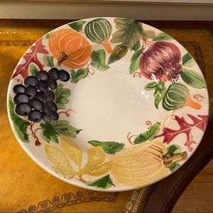 NWOT Large Autumn Harvest Fall Fruit (Pumpkins, Grapes)  Bowl Made in Italy